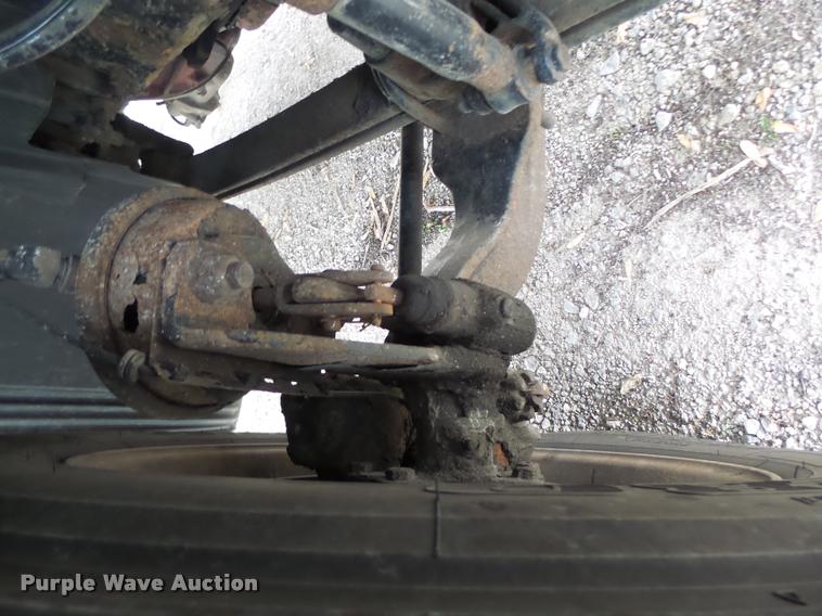 image for item DA3466 2005 Volvo VNL semi truck