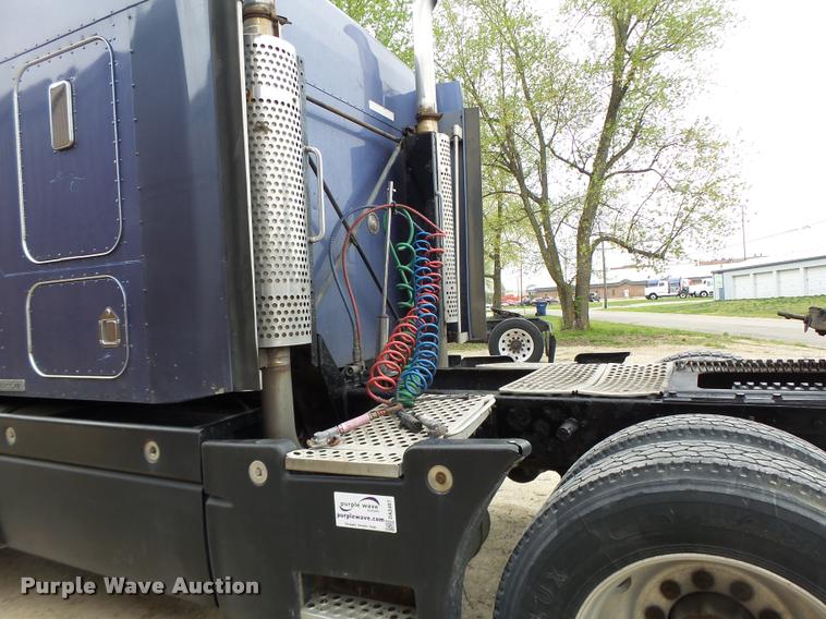 image for item DA3467 1998 Kenworth T600 semi truck
