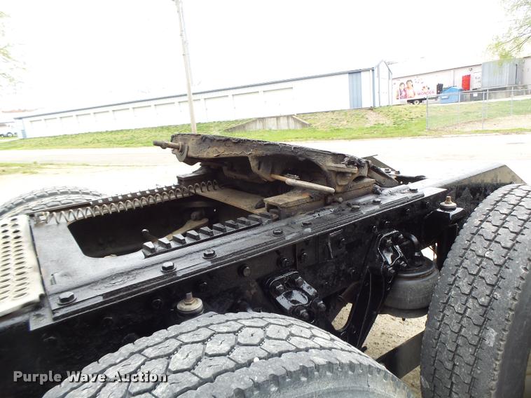 image for item DA3467 1998 Kenworth T600 semi truck