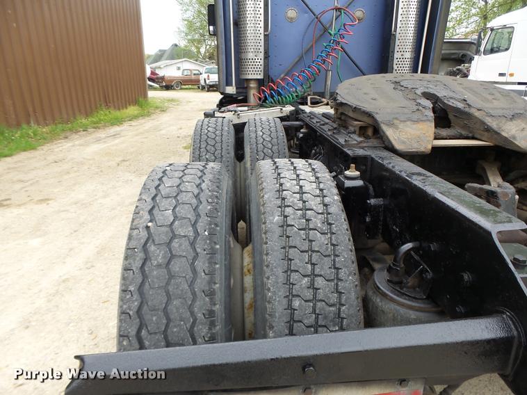 image for item DA3467 1998 Kenworth T600 semi truck