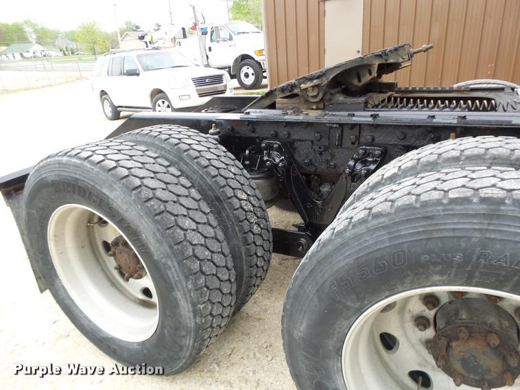 image for item DA3467 1998 Kenworth T600 semi truck