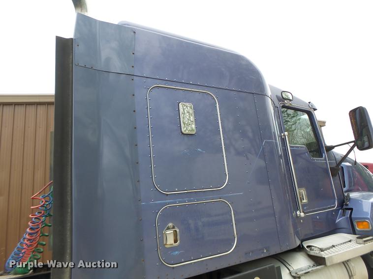 image for item DA3467 1998 Kenworth T600 semi truck