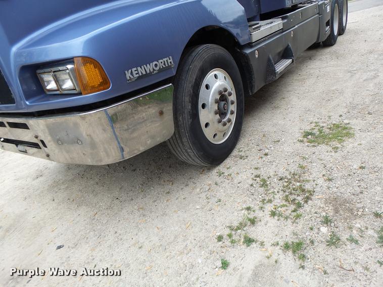 image for item DA3467 1998 Kenworth T600 semi truck