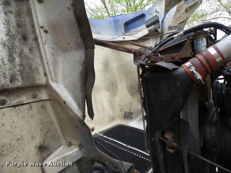 image for item DA3467 1998 Kenworth T600 semi truck