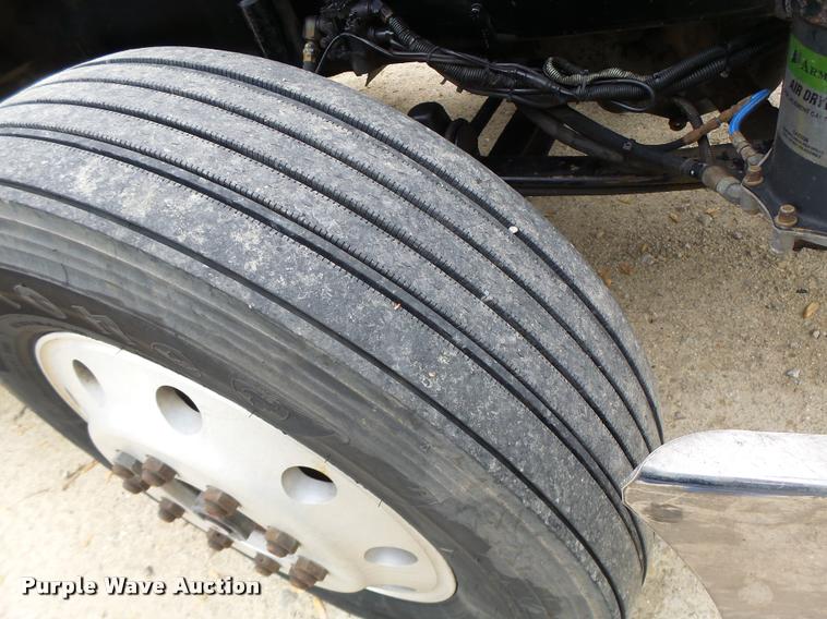 image for item DA3467 1998 Kenworth T600 semi truck