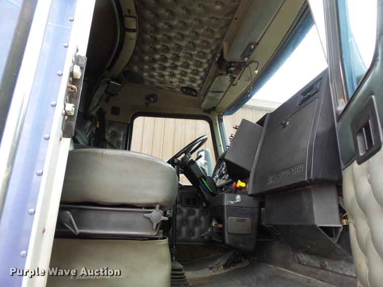 image for item DA3467 1998 Kenworth T600 semi truck