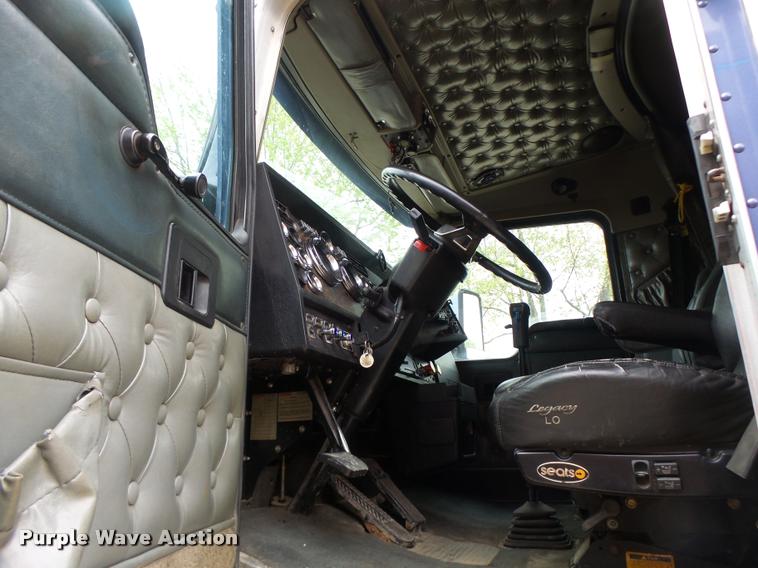 image for item DA3467 1998 Kenworth T600 semi truck