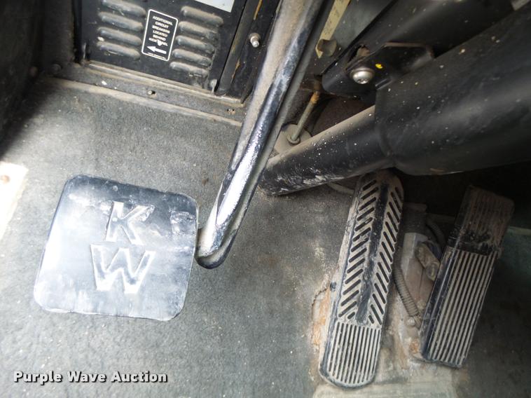 image for item DA3467 1998 Kenworth T600 semi truck