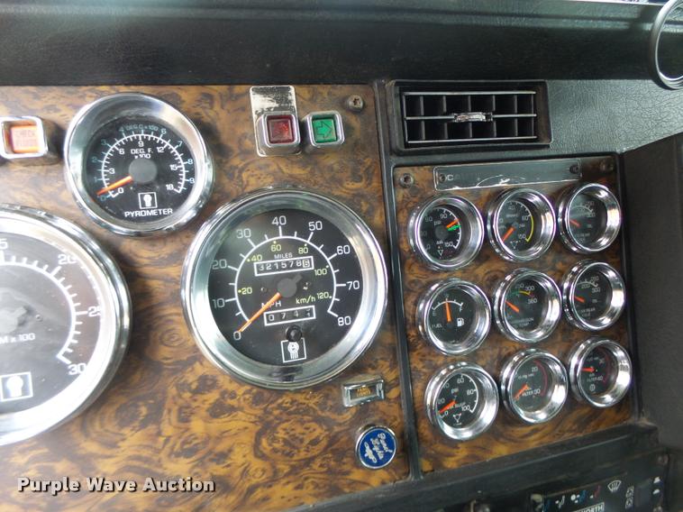 image for item DA3467 1998 Kenworth T600 semi truck