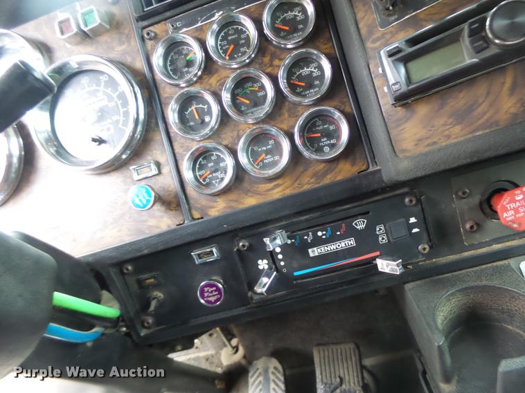 image for item DA3467 1998 Kenworth T600 semi truck