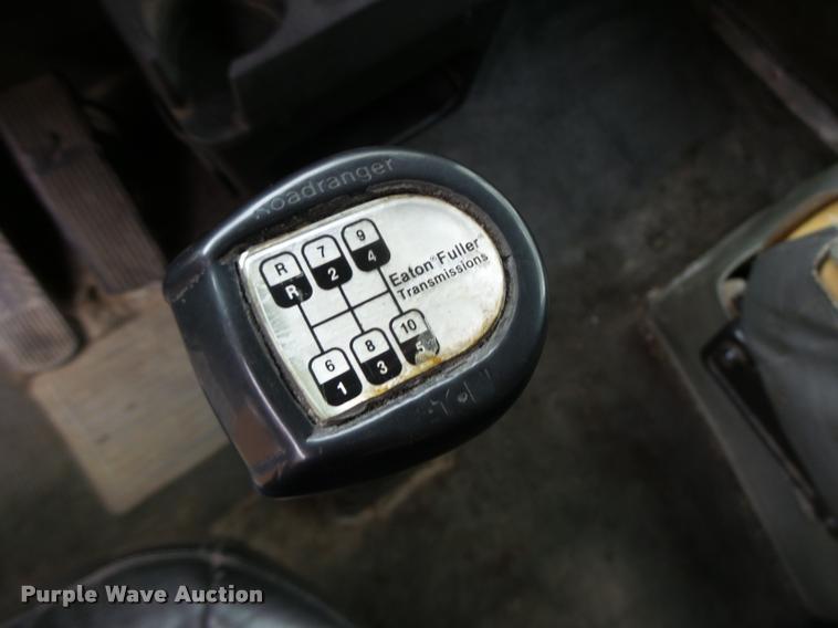 image for item DA3467 1998 Kenworth T600 semi truck