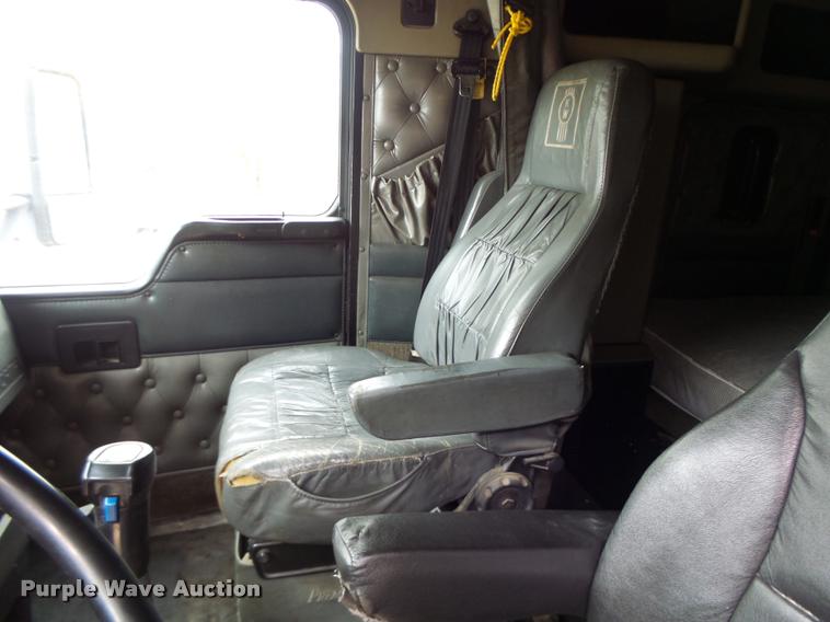 image for item DA3467 1998 Kenworth T600 semi truck