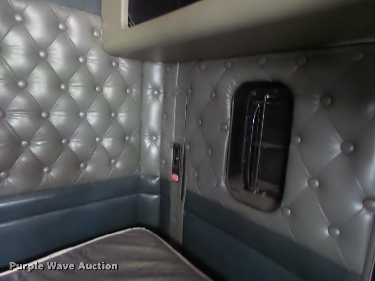 image for item DA3467 1998 Kenworth T600 semi truck