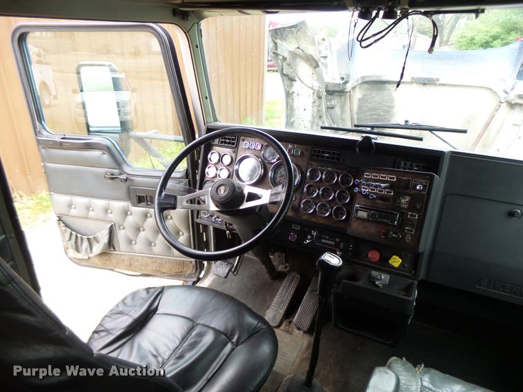 image for item DA3467 1998 Kenworth T600 semi truck