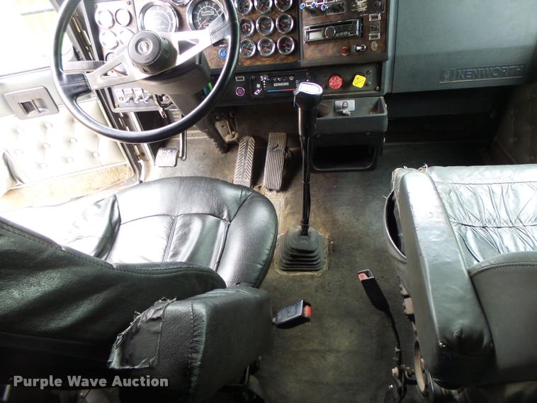 image for item DA3467 1998 Kenworth T600 semi truck