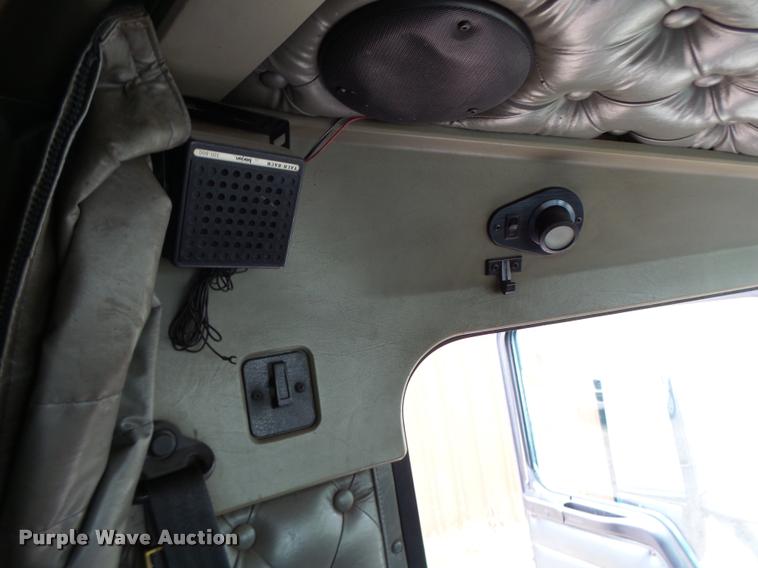 image for item DA3467 1998 Kenworth T600 semi truck