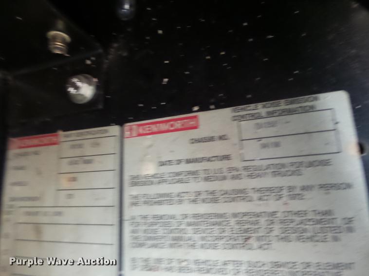 image for item DA3467 1998 Kenworth T600 semi truck