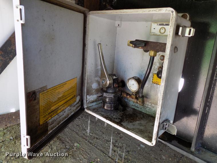 image for item DA6078 2006 Transcraft Eagle RS2 drop deck trailer