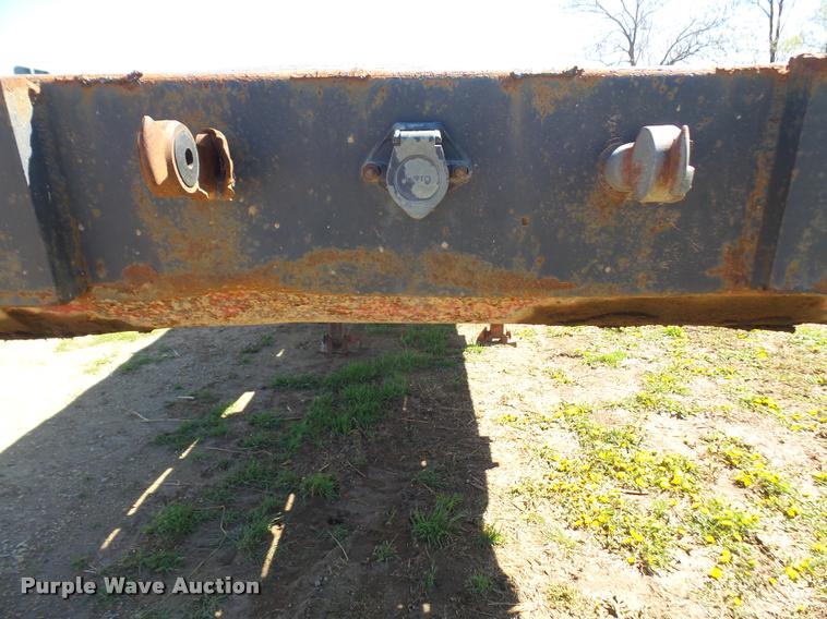image for item DA8033 1979 Hobbs flatbed trailer