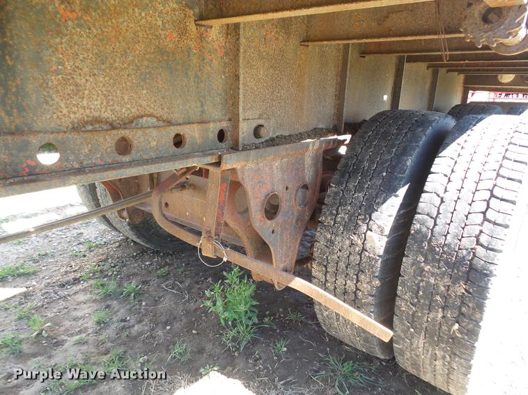image for item DA8033 1979 Hobbs flatbed trailer