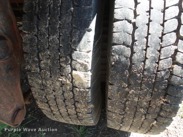 image for item DA8033 1979 Hobbs flatbed trailer