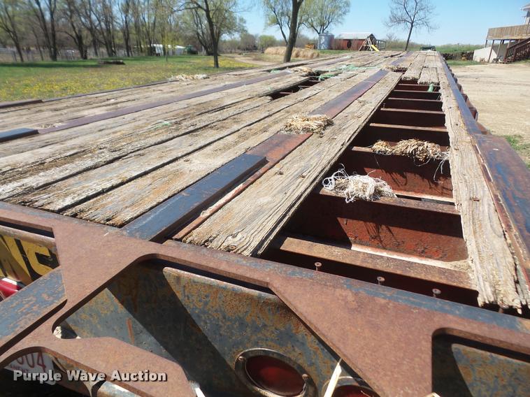 image for item DA8033 1979 Hobbs flatbed trailer