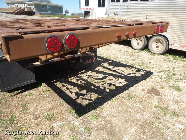 image for item DA8033 1979 Hobbs flatbed trailer