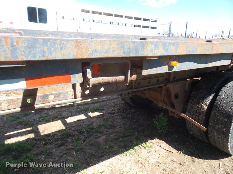 image for item DA8033 1979 Hobbs flatbed trailer