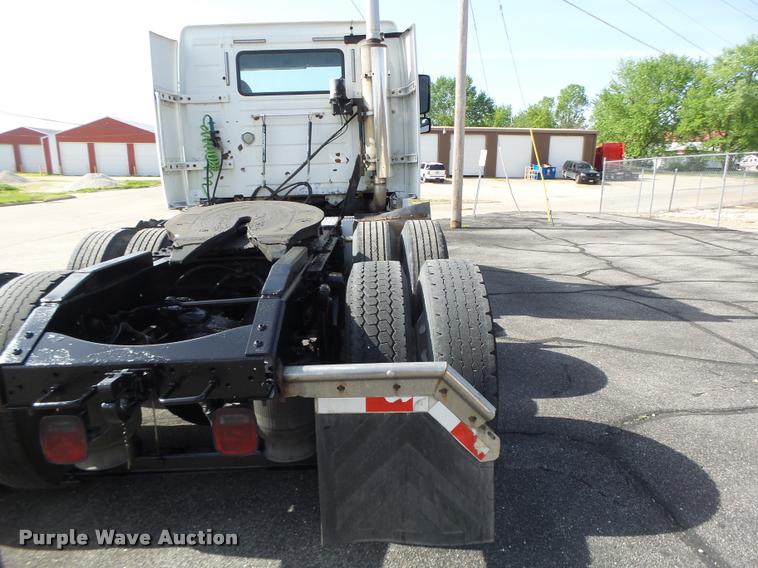 image for item DB1315 2005 Volvo VNM semi truck