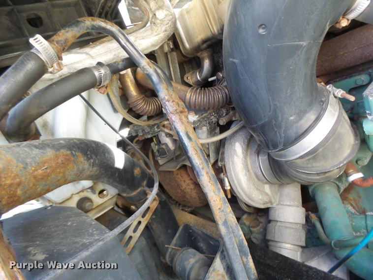 image for item DB1315 2005 Volvo VNM semi truck