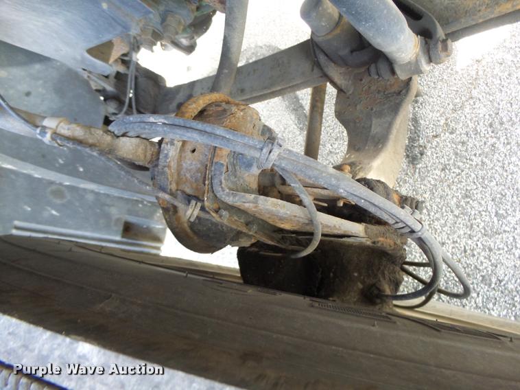 image for item DB1315 2005 Volvo VNM semi truck