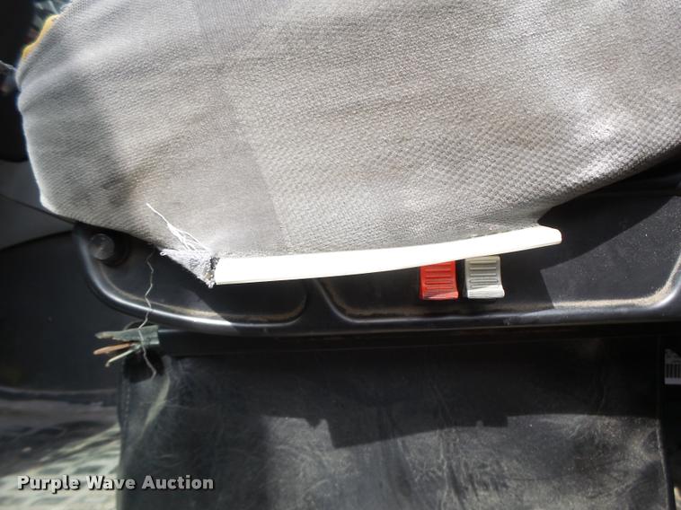 image for item DB1315 2005 Volvo VNM semi truck