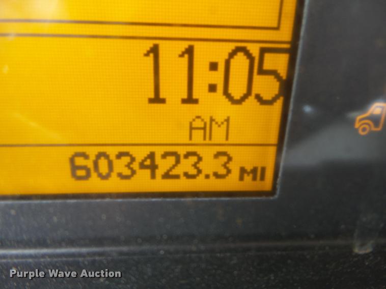 image for item DB1315 2005 Volvo VNM semi truck