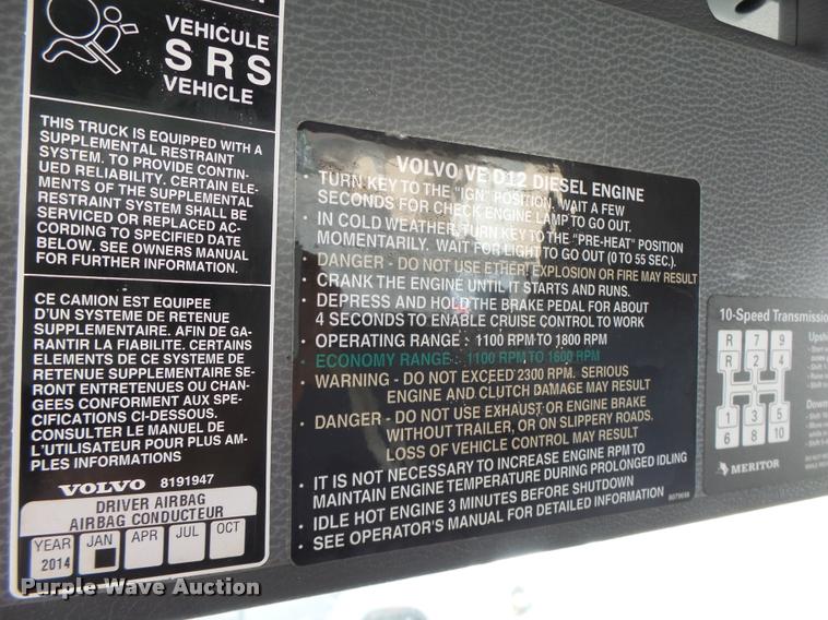 image for item DB1315 2005 Volvo VNM semi truck