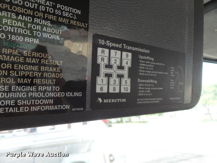 image for item DB1315 2005 Volvo VNM semi truck