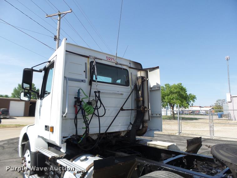 image for item DB1316 2004 Volvo VNM semi truck