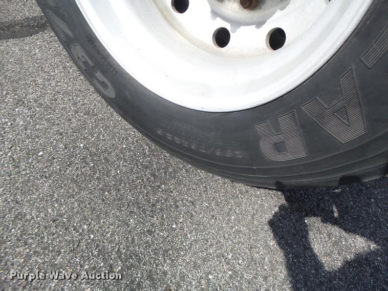 image for item DB1316 2004 Volvo VNM semi truck