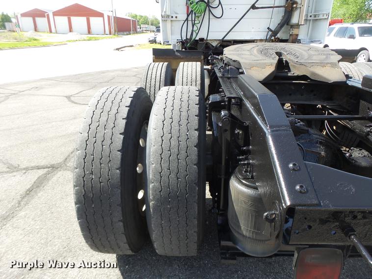 image for item DB1316 2004 Volvo VNM semi truck