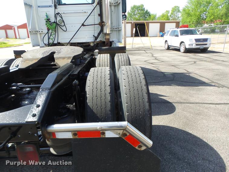 image for item DB1316 2004 Volvo VNM semi truck