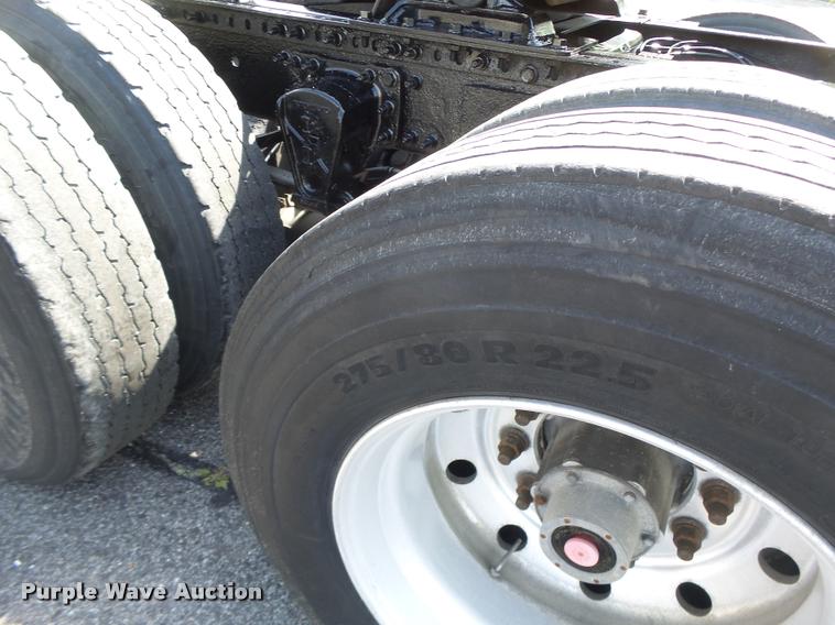 image for item DB1316 2004 Volvo VNM semi truck