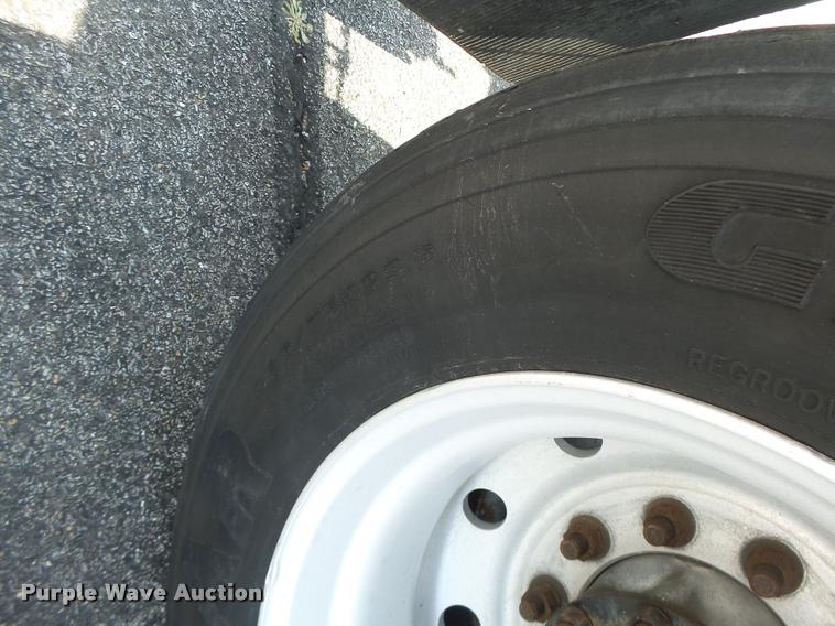 image for item DB1316 2004 Volvo VNM semi truck