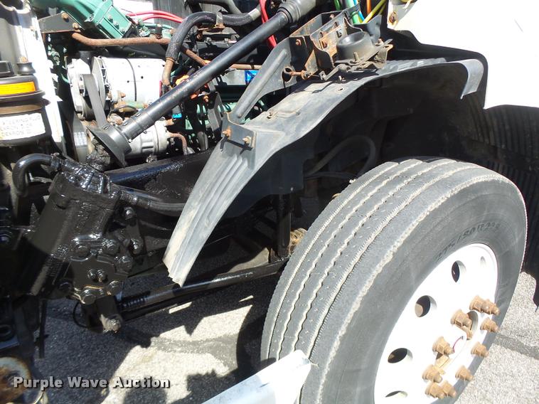 image for item DB1316 2004 Volvo VNM semi truck