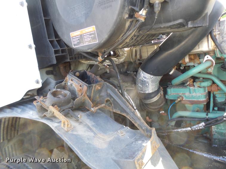 image for item DB1316 2004 Volvo VNM semi truck