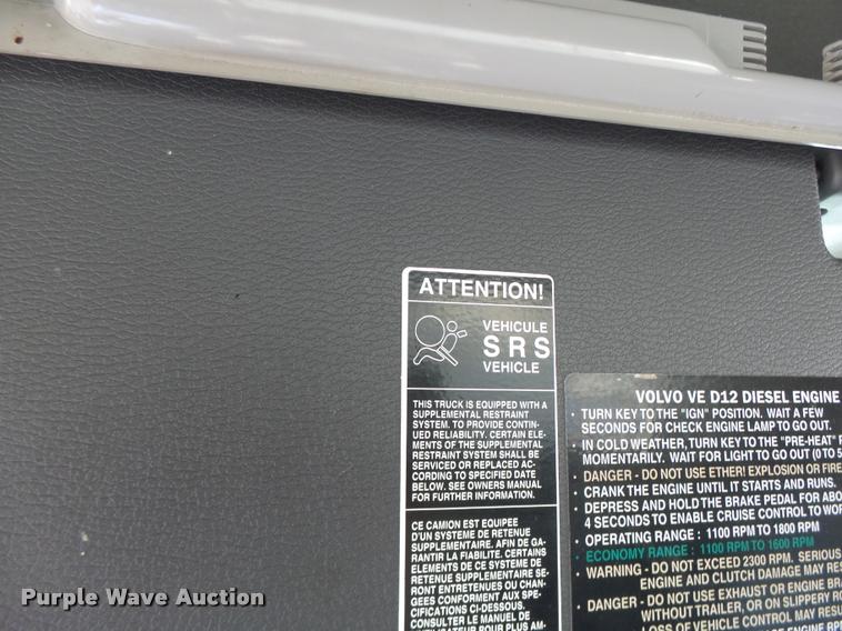 image for item DB1316 2004 Volvo VNM semi truck