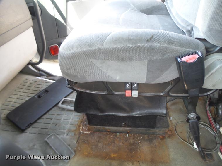 image for item DB1316 2004 Volvo VNM semi truck