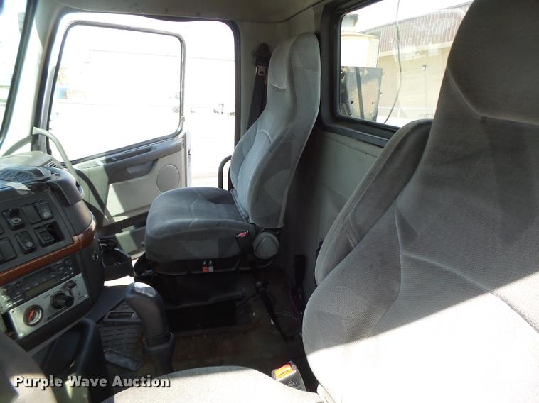 image for item DB1316 2004 Volvo VNM semi truck