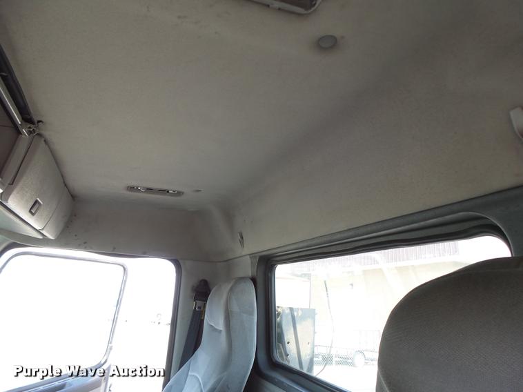 image for item DB1316 2004 Volvo VNM semi truck