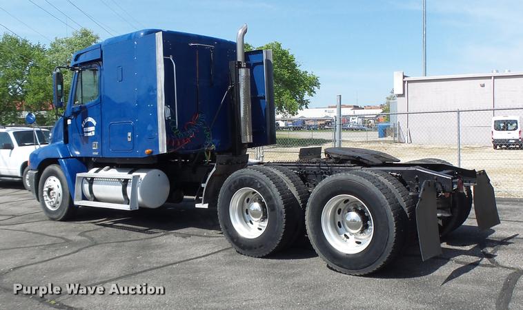 image for item DB1317 1999 Freightliner Century Class semi truck