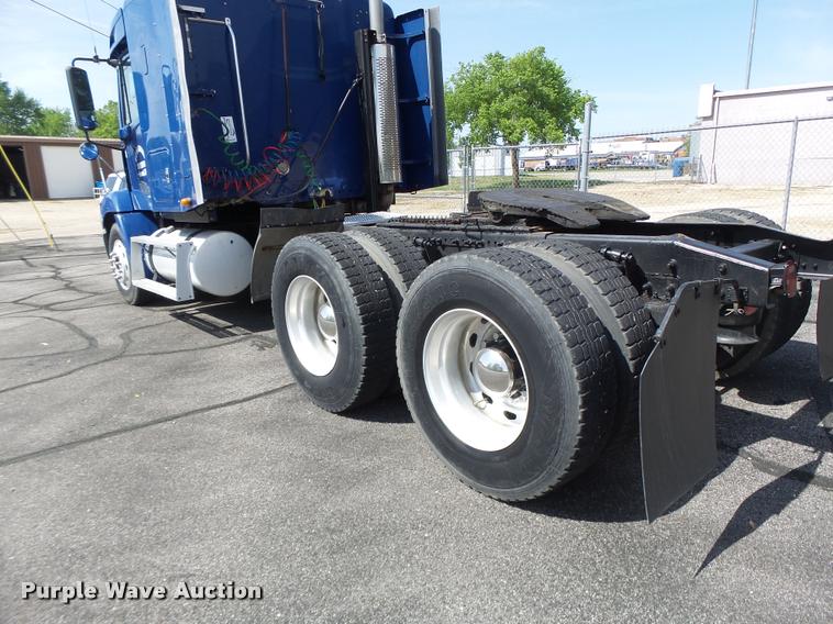 image for item DB1317 1999 Freightliner Century Class semi truck