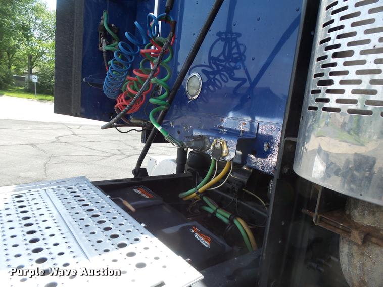 image for item DB1317 1999 Freightliner Century Class semi truck